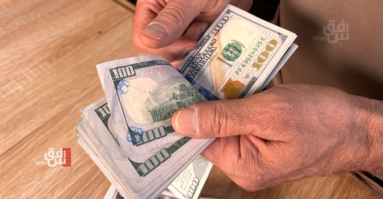 The dollar opens the week higher against the dinar in Baghdad and Erbil