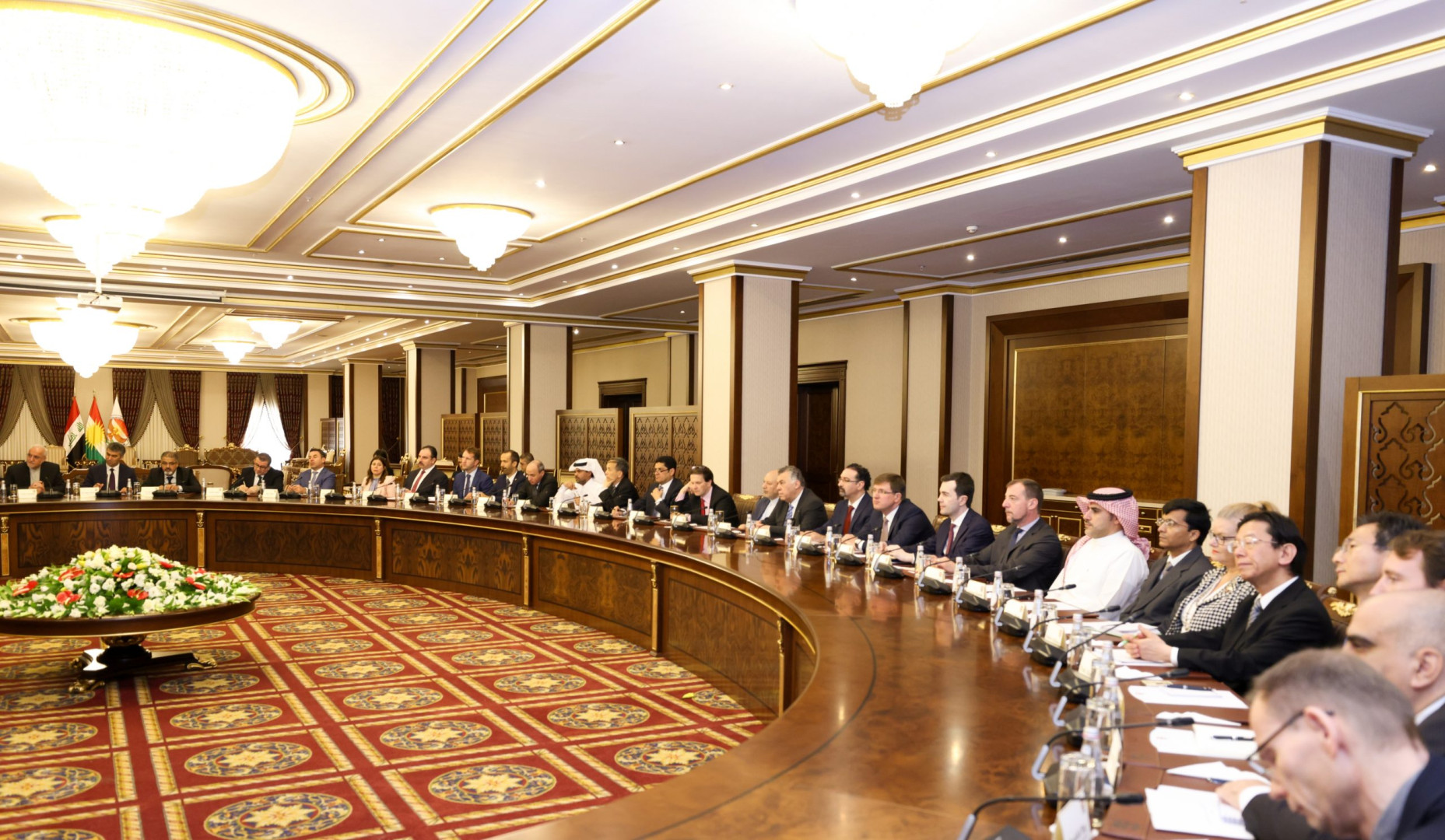 Iraqs PM discusses Palestinian developments with Jordans King Abdullah II