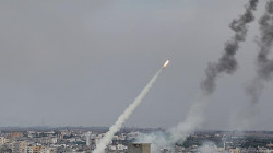 "كتائب القسام" تعلن قصف تل أبيب برشقة صاروخية "كبيرة"