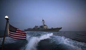 أمريكا: إصابة سفينة يونانية بـ3 صواريخ حوثية في البحر الأحمر