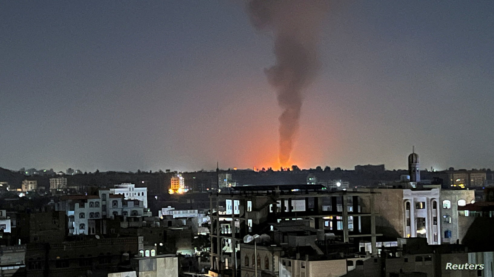 مقتل 14 شخصاً وإصابة 30 بقصف أمريكي بريطاني على الحديدة اليمنية