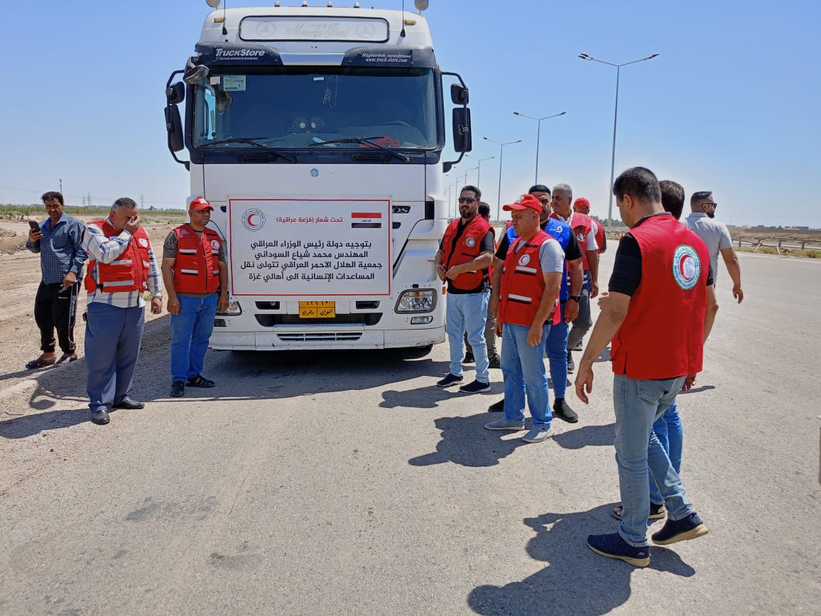 العراق يطلق "أكبر" قافلة مساعدات غذائية وطبية إلى اهالي غزة