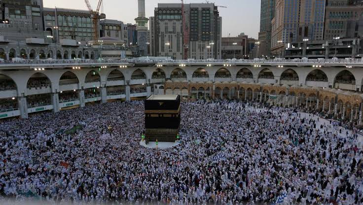 الوقف السني والسعودية يعلنان موعد العيد