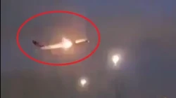 اشتعال محرك طائرة بوينغ في السماء وفيديو يكشف استغاثة الطيار