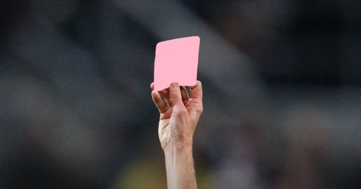 "كوبا أمريكا" تبدأ بتطبيق البطاقة الوردية لحماية اللاعبين