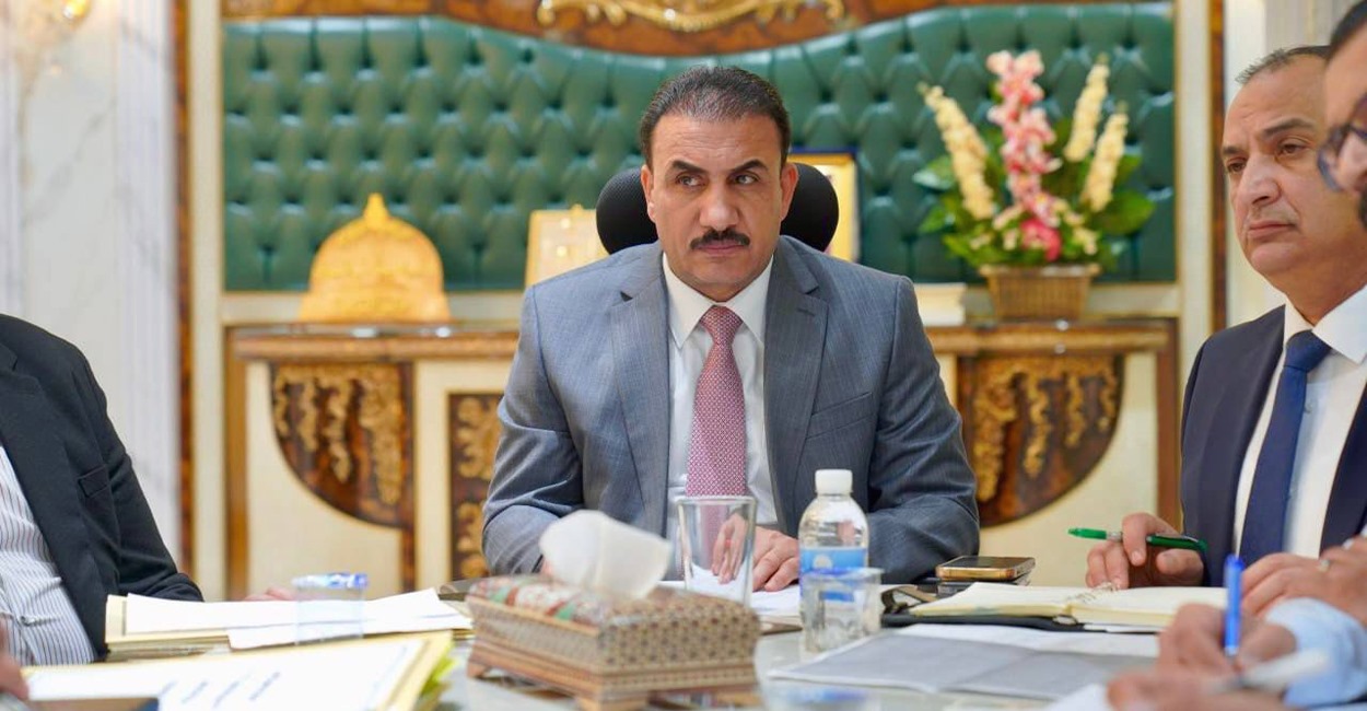 خلال اجتماع عاجل.. وزير التربية العراقي يتوعد الشركات المتلكئة بالمشروع 