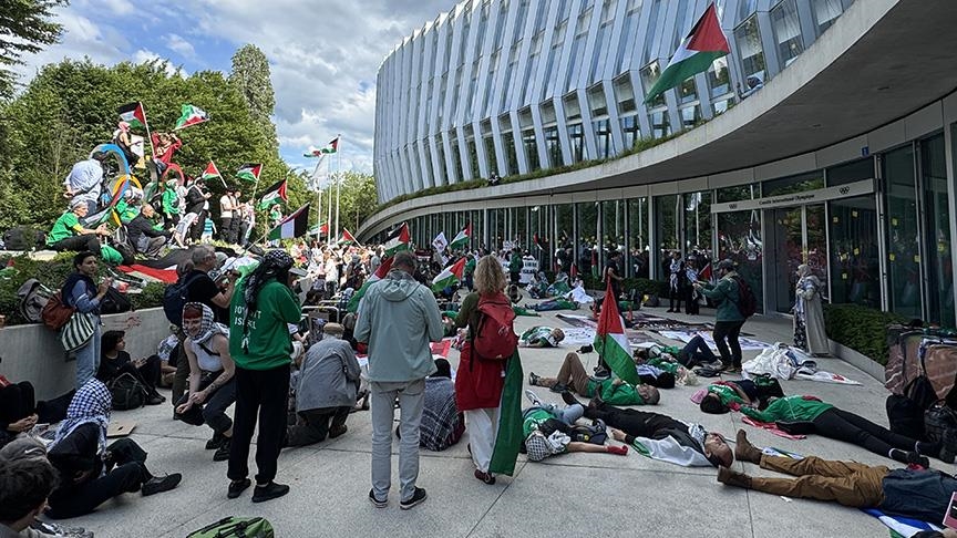 تظاهرة في سويسرا تتطالب بمنع إسرائيل المشاركة في دورة الألعاب الأولمبية