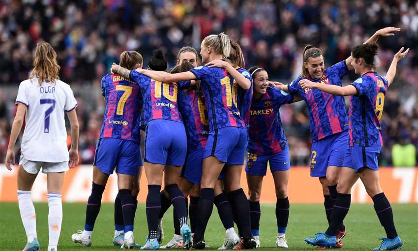 تقرير: برشلونة منع فريق السيدات من تبادل القمصان بسبب الأزمة الاقتصادية