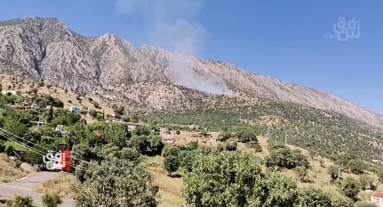 قصف تركي يُشعل النيران ويتلف مئات الدوانم الزراعية شمال دهوك