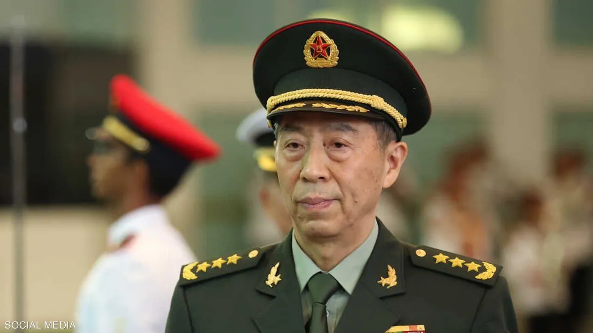 بتهم تتعلق بالرشوة والاثراء.. طرد وزير الدفاع الصيني من الحزب الحاكم