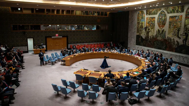 مجلس الأمن يتخذ قراراً بالإجماع بشأن هجمات الحوثيين على السفن التجارية