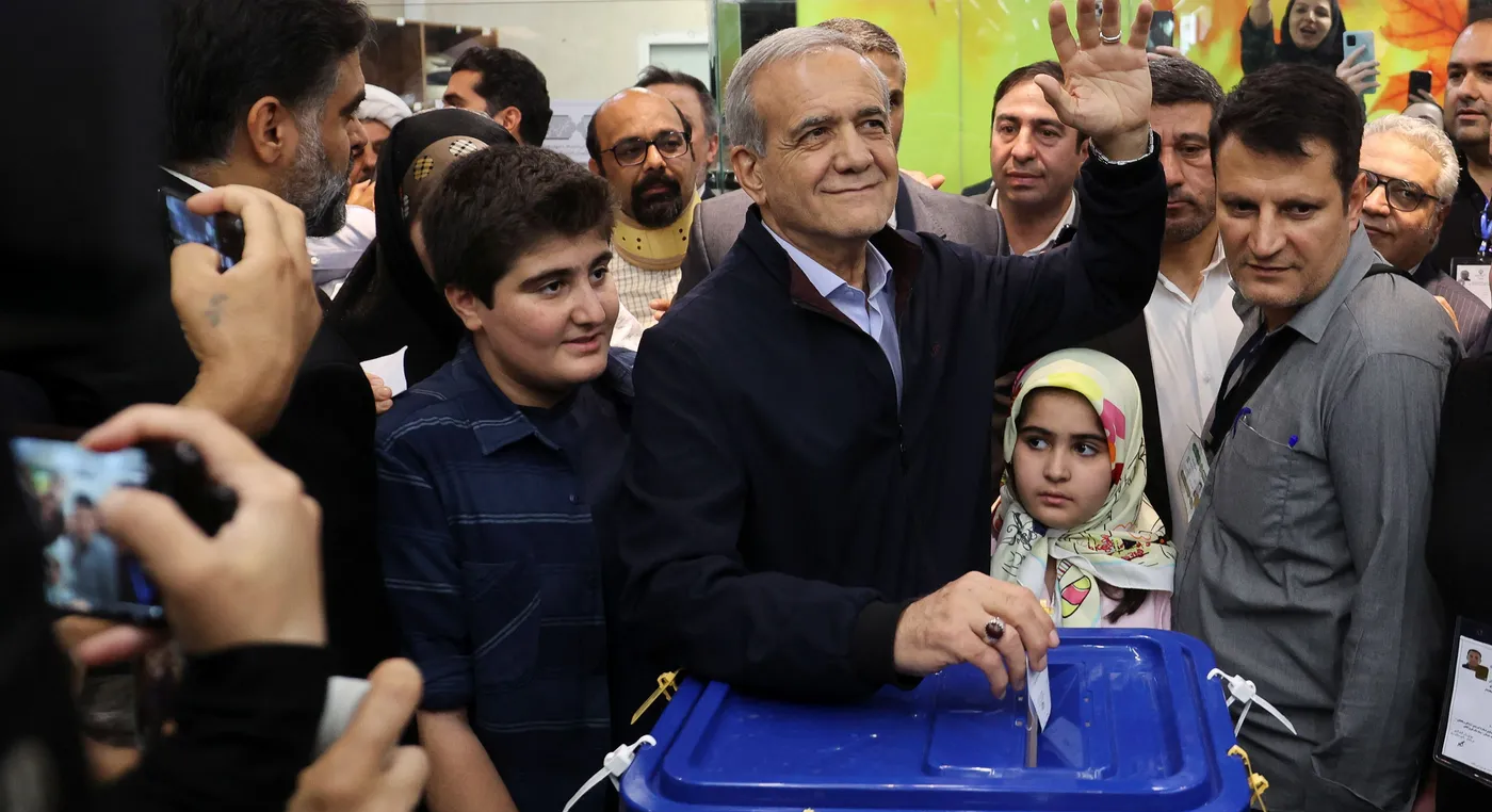 الانتخابات الايرانية.. "بزشكيان" يتقدم على "جليلي"  بعد فرز أكثر من 12 مليون صوت