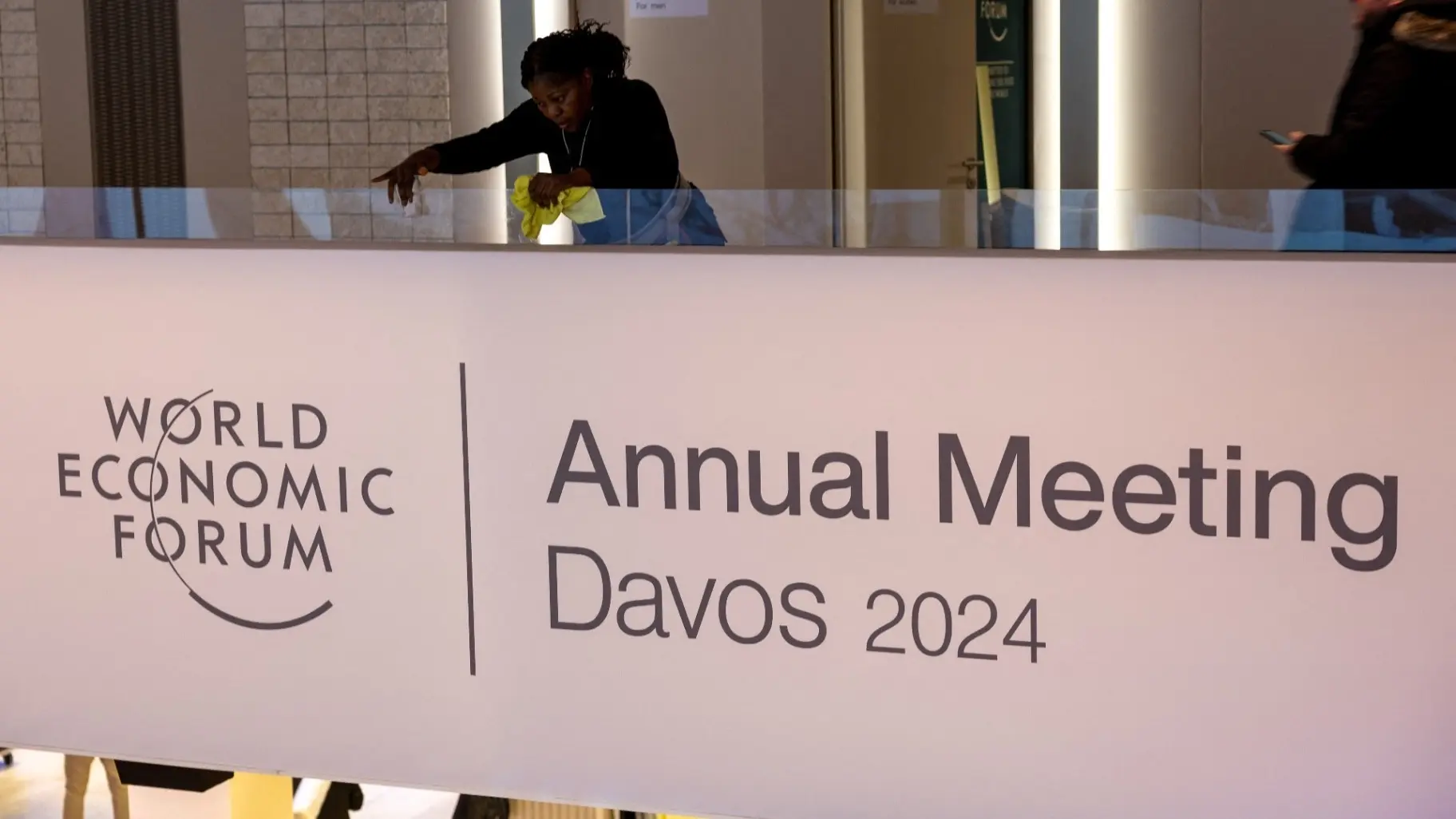 Harassment and discrimination in Davos.. Employees reveal a heavy-caliber surprise