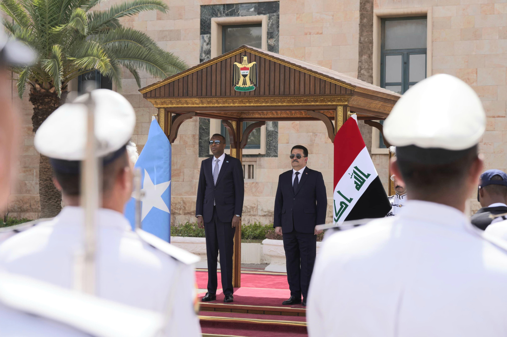 رئيس وزراء الصومال يزور العراق والسوداني يستقبله رسميا