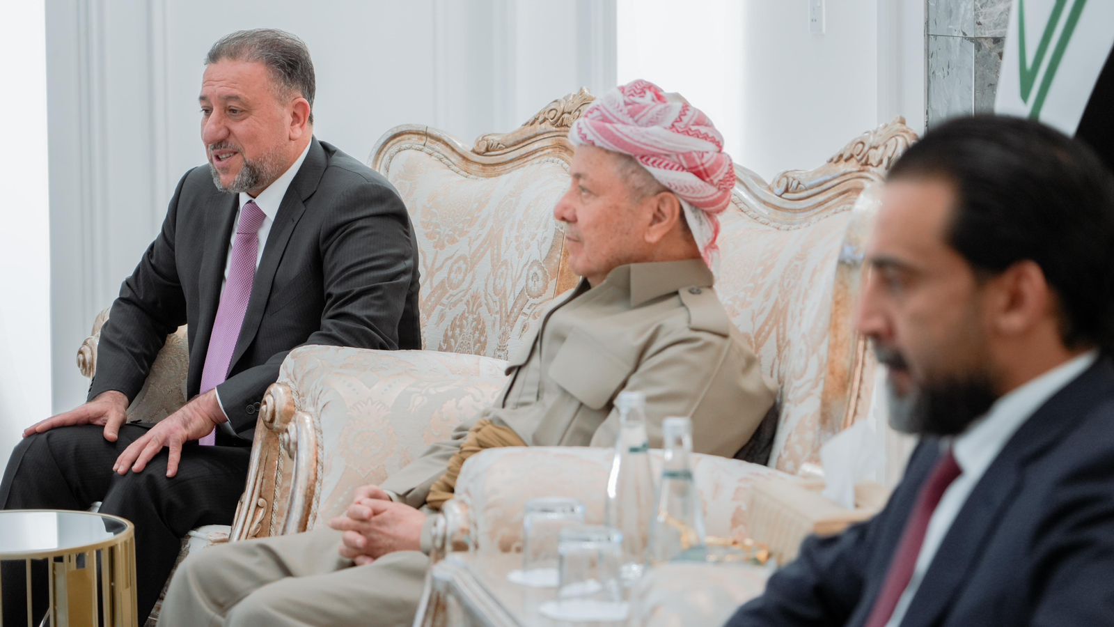 AlMandlawi receives Masoud Barzani and his accompanying delegation