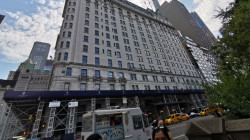 من الطابق العشرين.. مصرع رجل أعمال أميركي قفز من أحد الفنادق في نيويورك