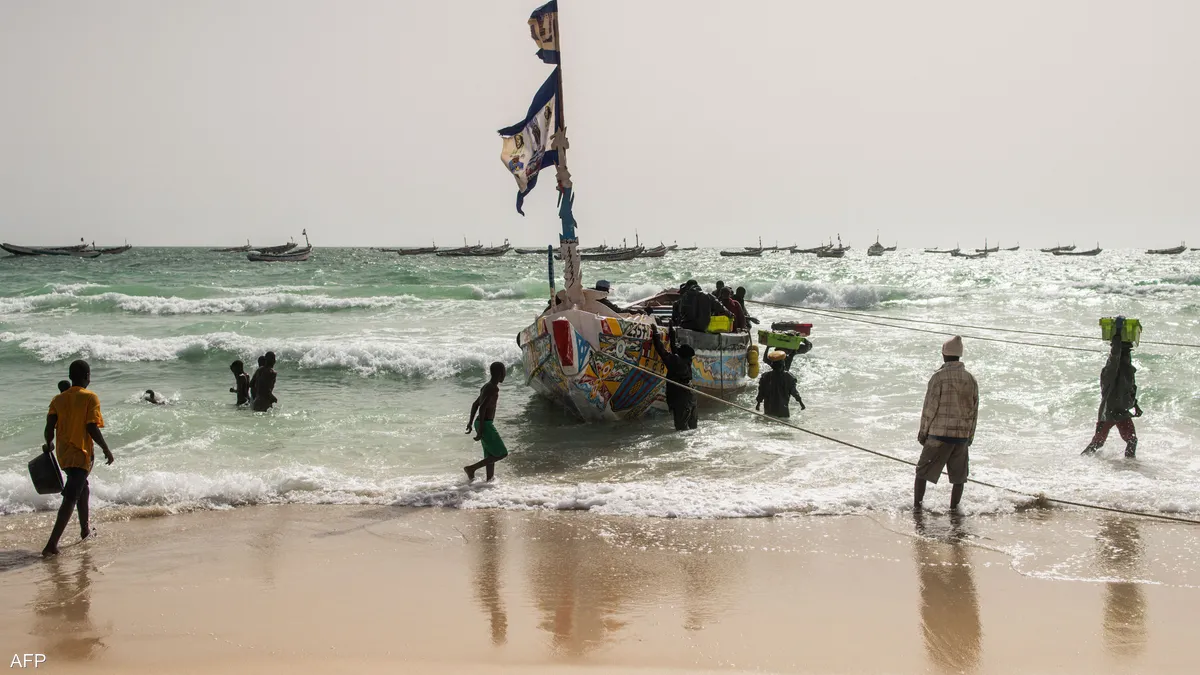 مصرع وفقدان أكثر من 165 شخصا جراء غرق سفينة قبالة السواحل الموريتانية