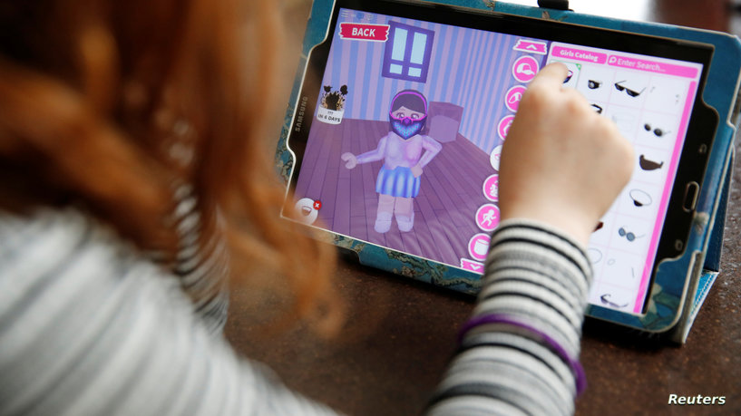 أطفال يقعون ضحية متحرشين بسبب لعبة على الإنترنت