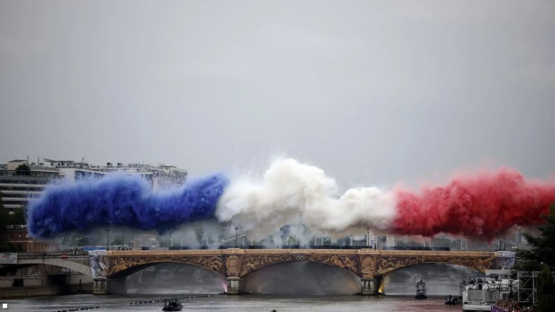 حفل خارجي ومقطع فيديوي.. افتتاح أولمبياد باريس على نهر السين (فيديو)