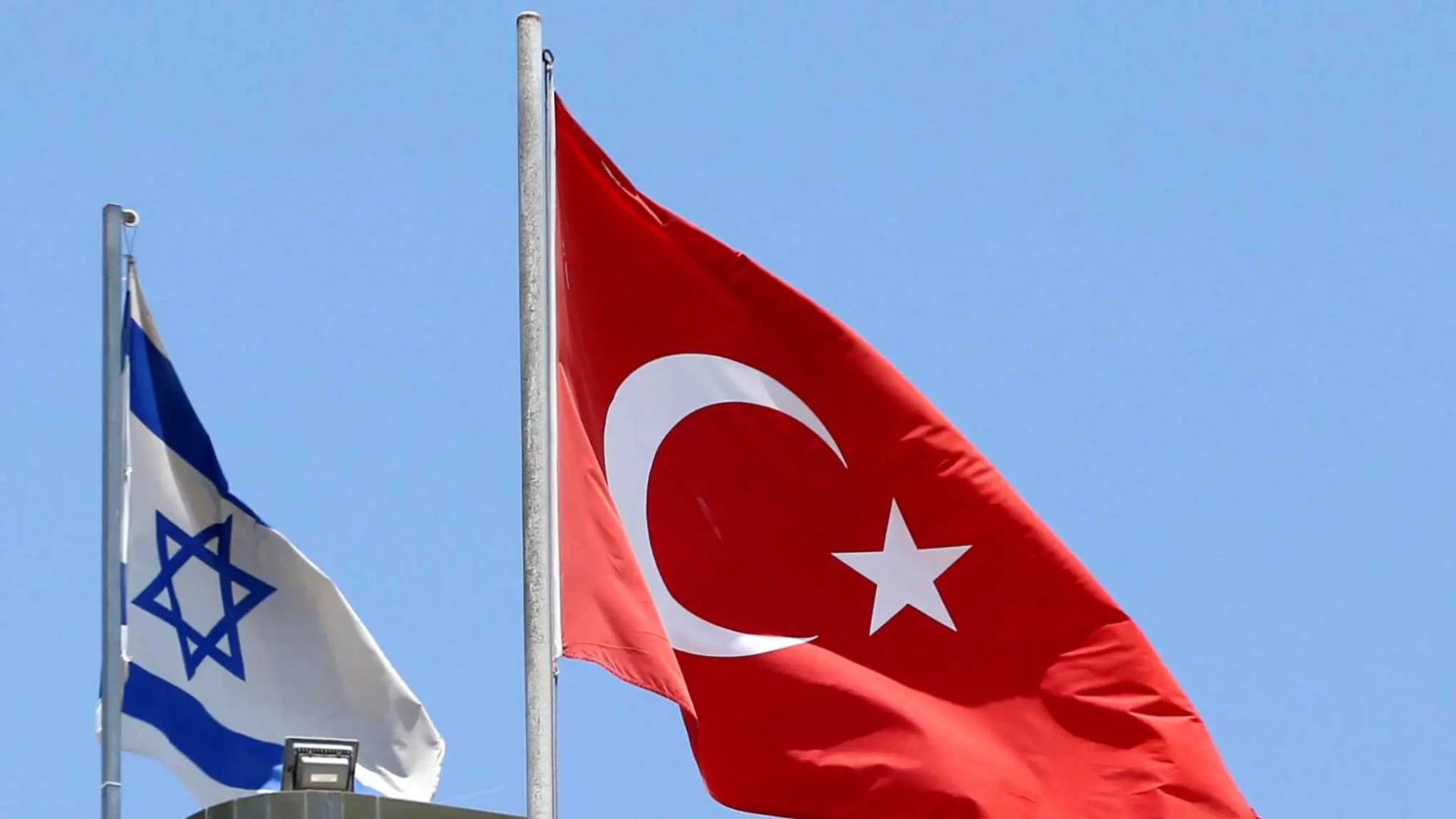 إسرائيل تقارن أردوغان بصدام حسين وتركيا تصف نهاية نتنياهو بهتلر
