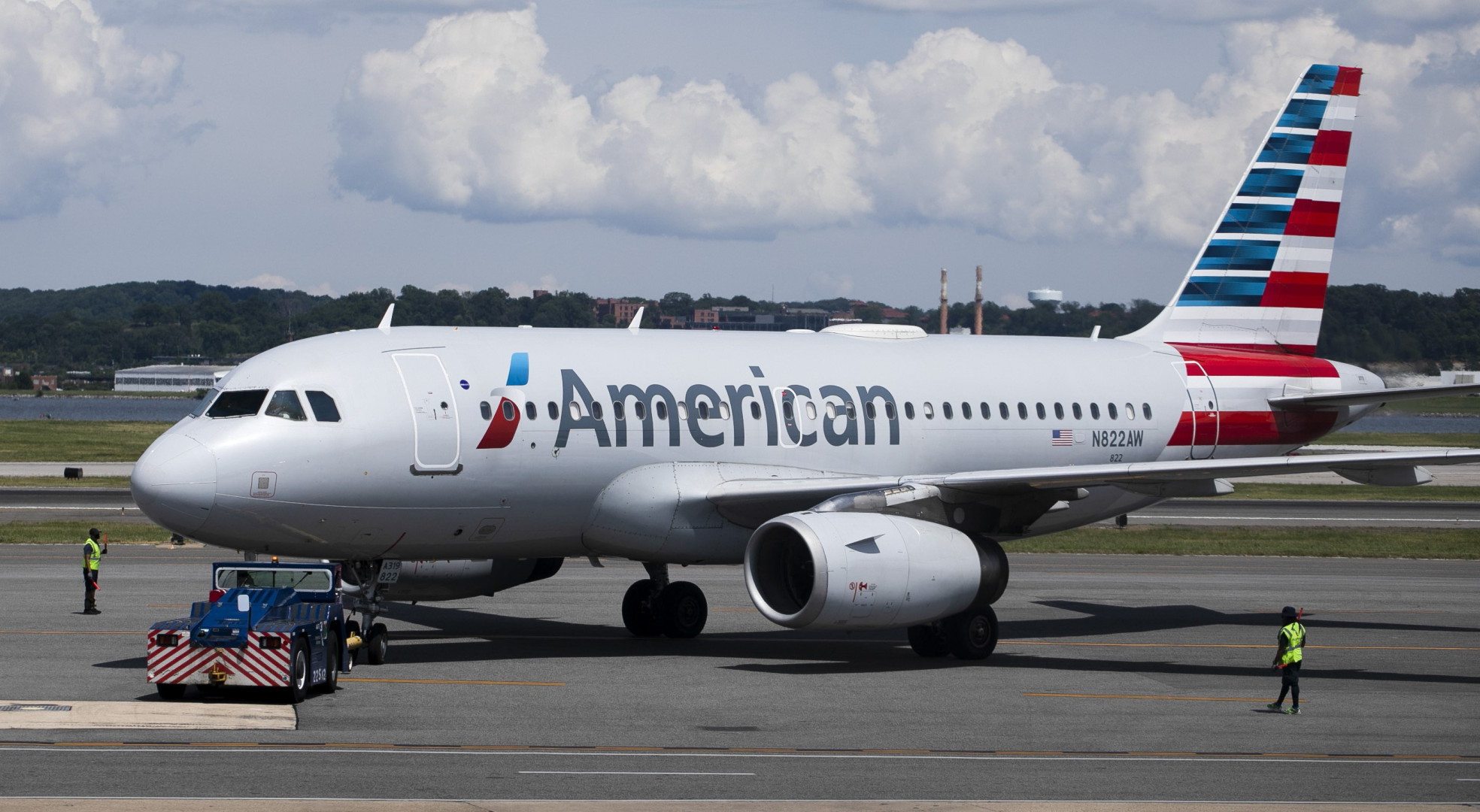 American Airlines extends flight ban to Tel Aviv until April 2025