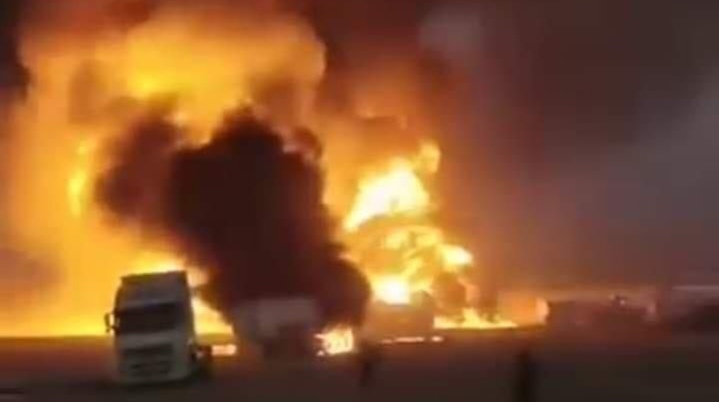 Massive fire at the Parvez Khan border crossing kills one, destroys fuel trucks