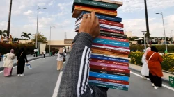 حقيقة معلنة في "واقع افتراضي".. أدباء وشعراء للبيع من يشتري؟