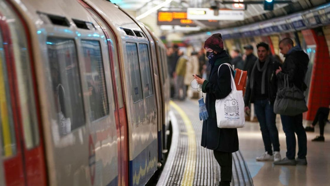 "القرصان الصبي" يشل حركة المواصلات في لندن