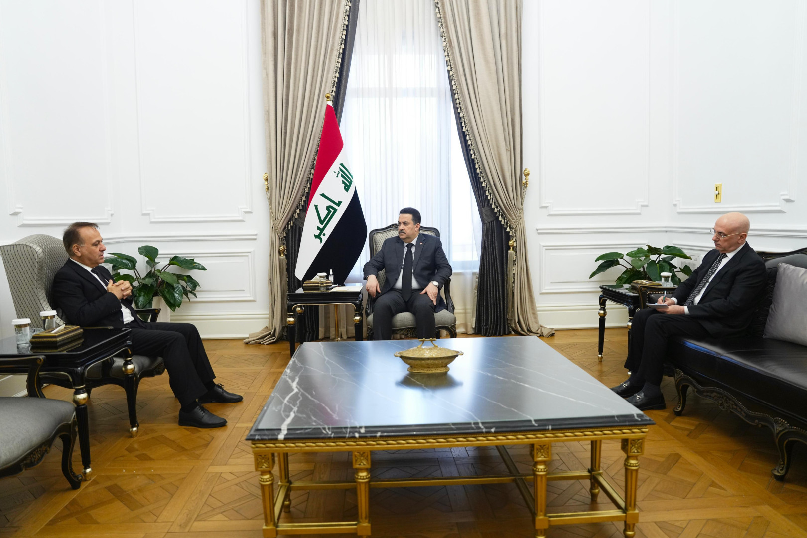 Iraqi PM pledges continued support for Lebanon, offering haven to displaced citizens