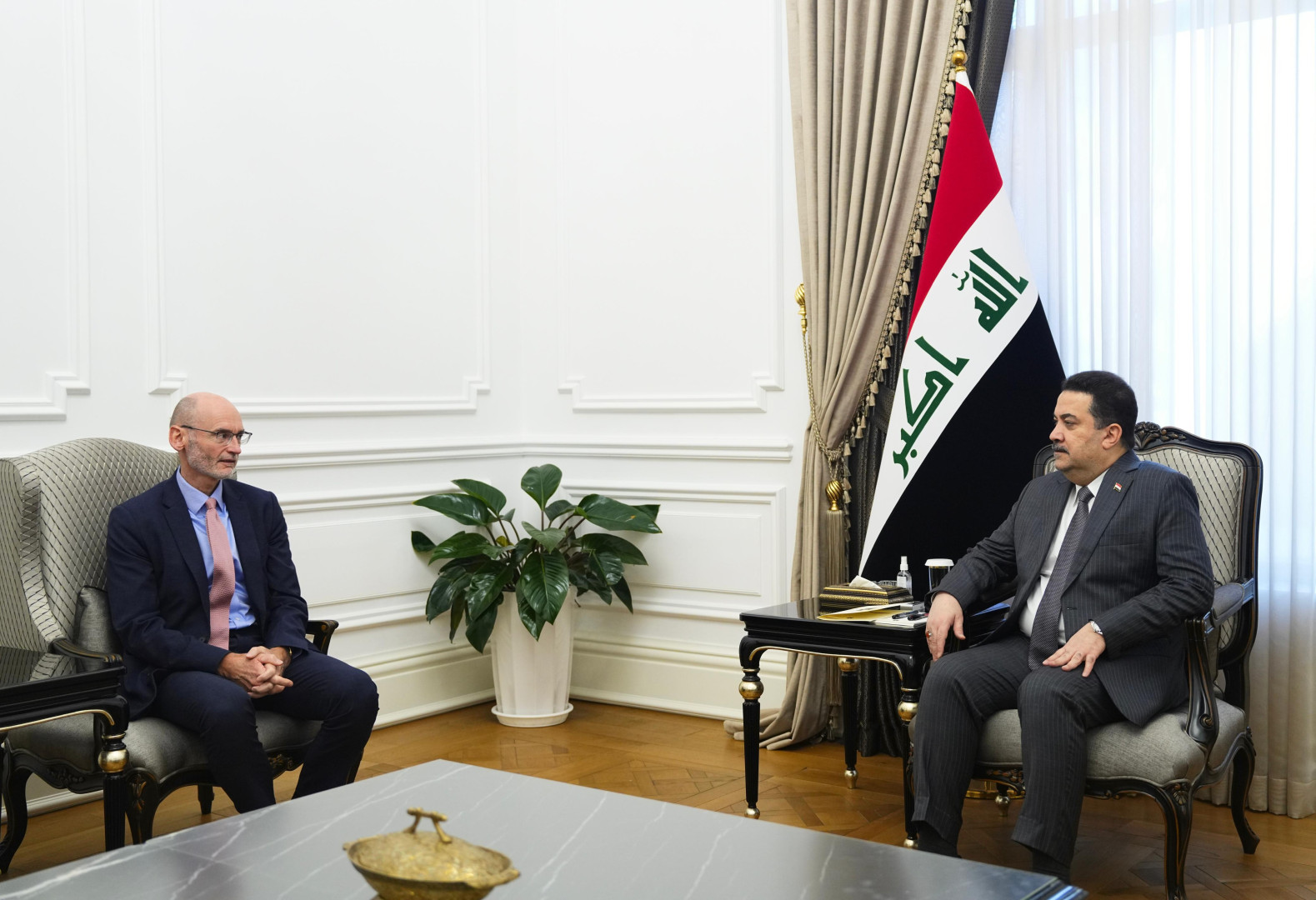 Iraqi PM Al-Sudani with British Ambassador: Official visit to London on the table