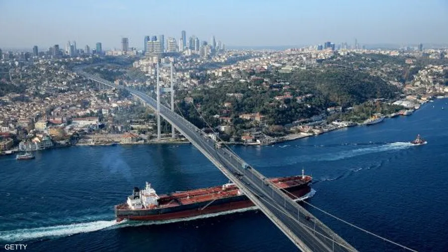 Shipping traffic halts in Bosphorus Strait after cargo ship breakdown