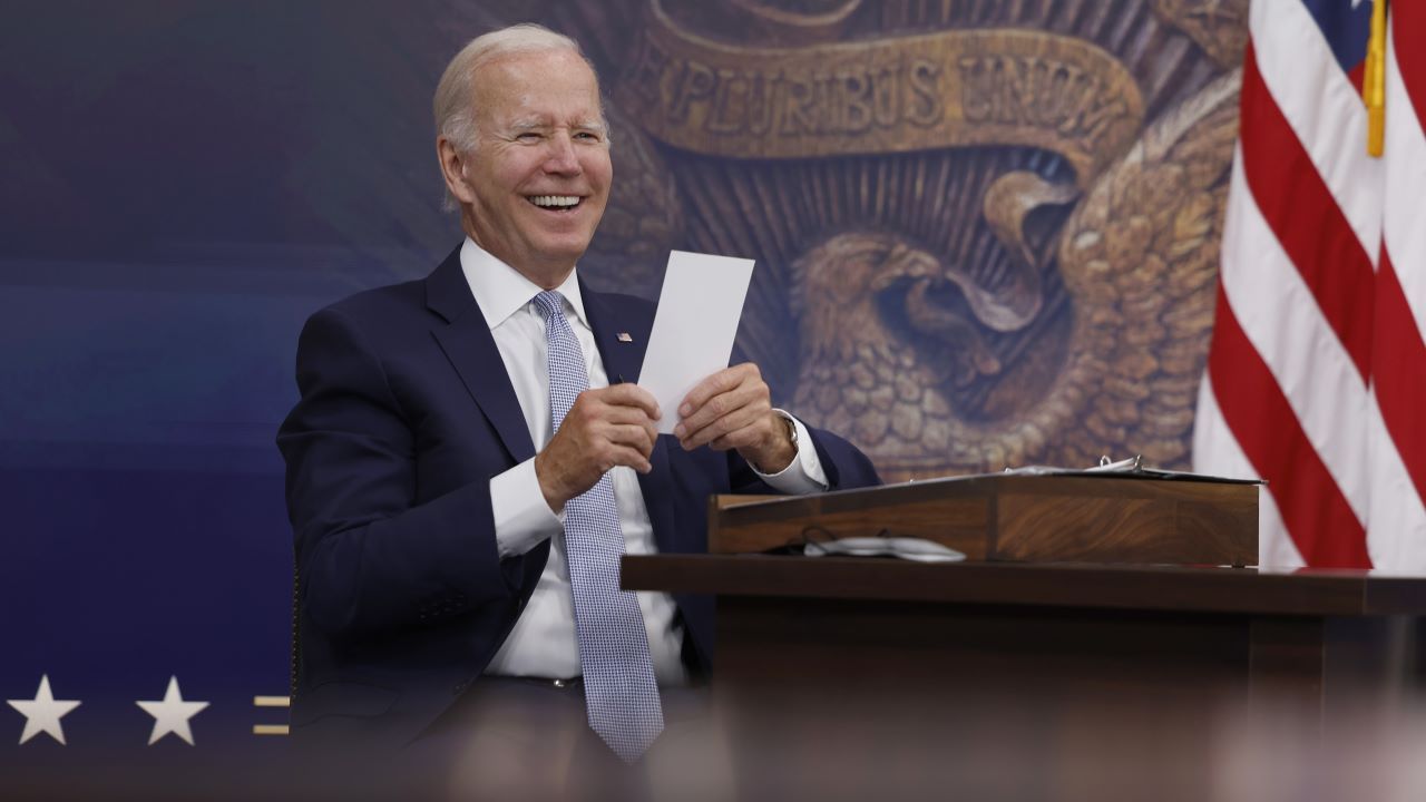 Biden casts ballot in early voting for US Presidency