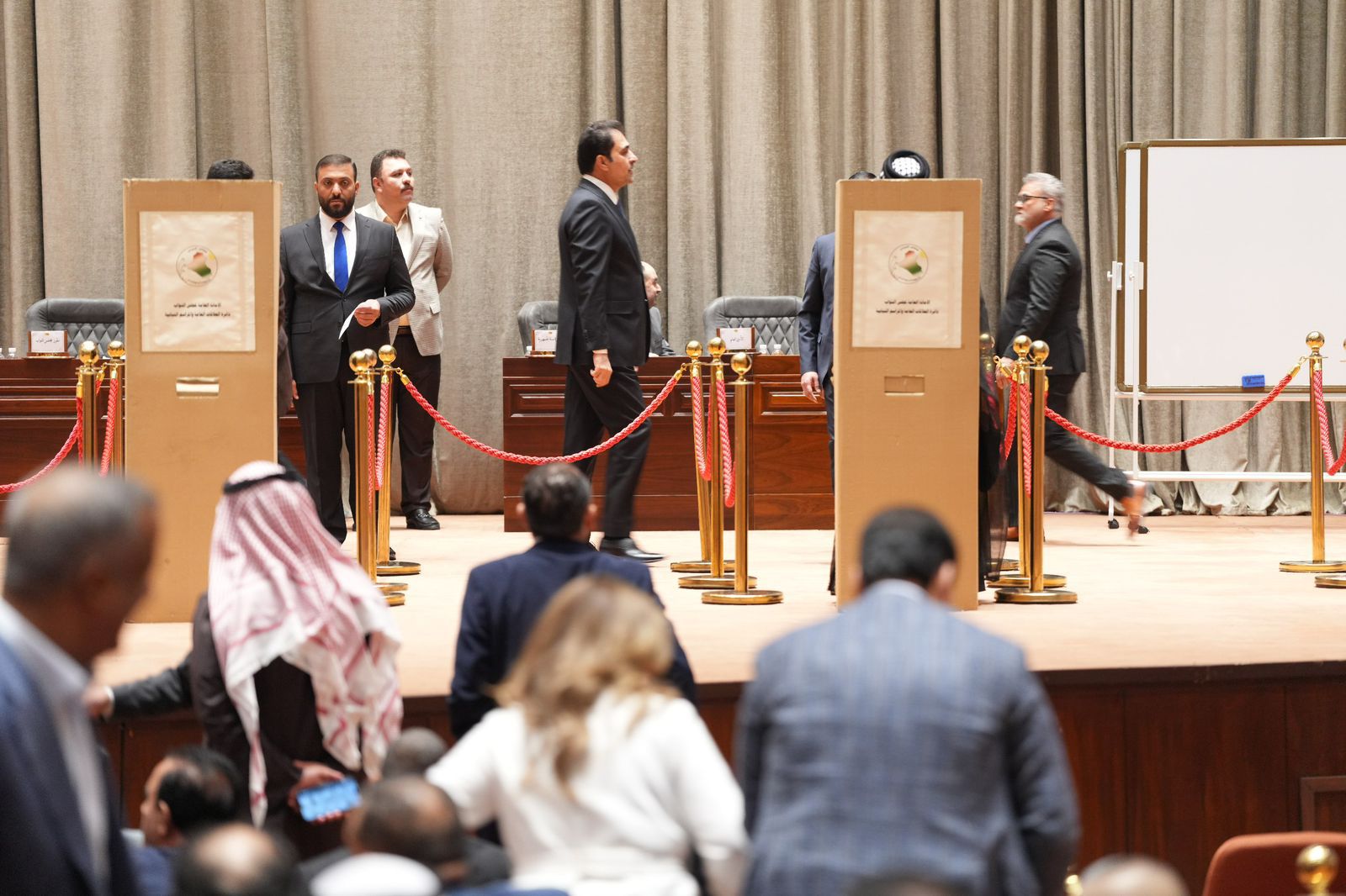 Breaking: Iraqi Parliament concludes first round of voting for new speaker amid counting process