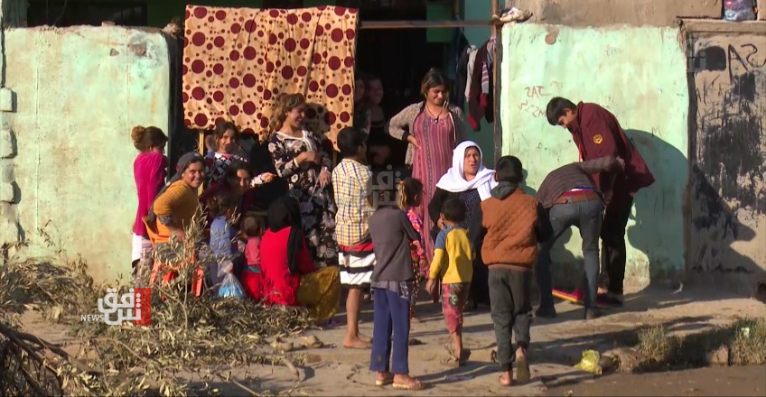 بطؤ في إحصاء "الغجر" ببقعة عراقية (صور)