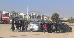 عشرات العائلات السورية تتدفق لمغادرة حمص نحو لبنان