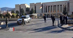 وینە.. کەسیگ گولە واران دادگای دهۆک کەێد