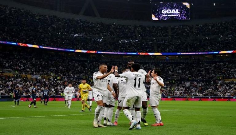 ريال مدريد يتوج بكأس القارات للأندية