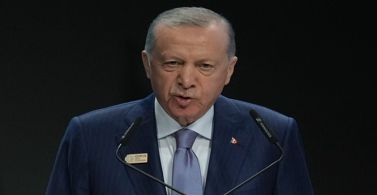 الصالح نيوز : 
                        أردوغان يرسل وزير خارجيته إلى دمشق لوضع هيكلية الإدارة الجديدة في سوريا
                    