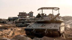 Israeli army begins dismantling military posts in central Gaza amid ceasefire talks