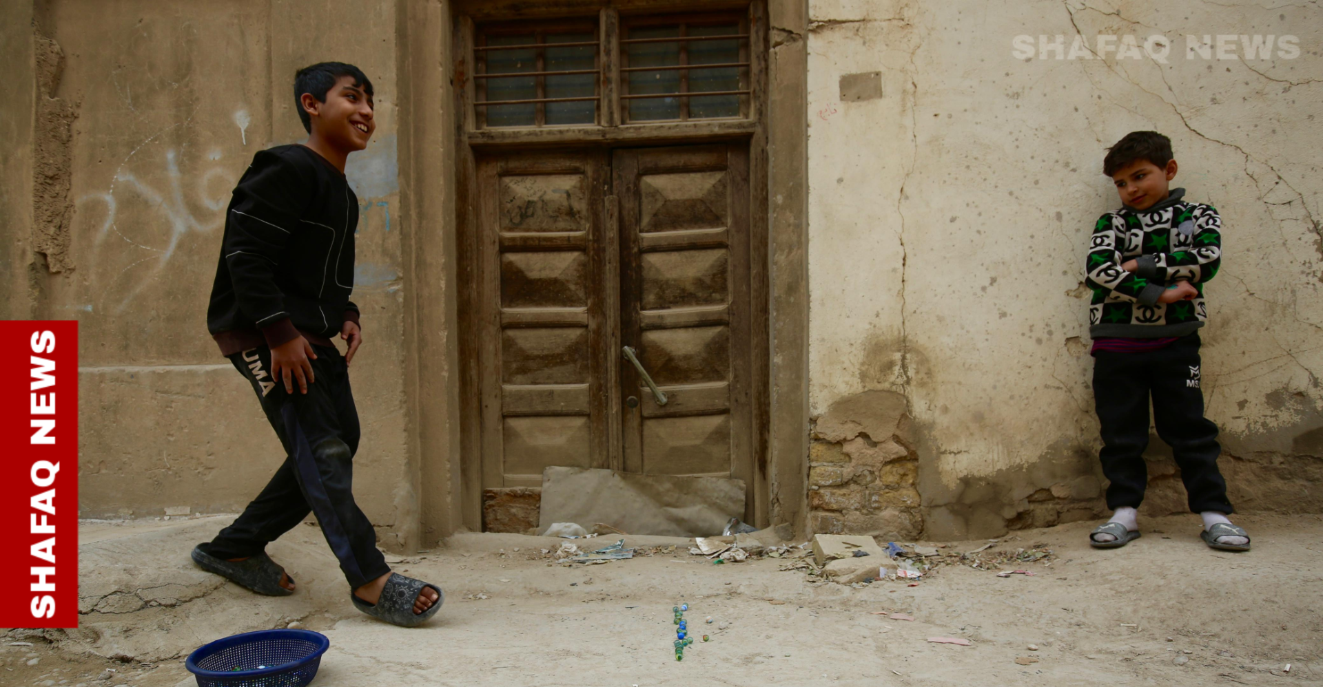 أطفال الحلة ينعشون ذاكرة الشارع بلعبة "الدعابل" (صور)