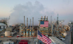 Oil prices rise on supply, tariff fears