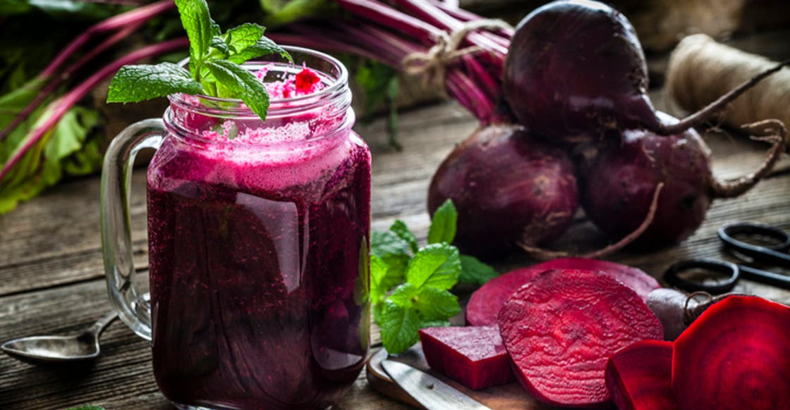 دراسة: هذا العصير يحارب "شيخوخة الدماغ" عند كبار السن