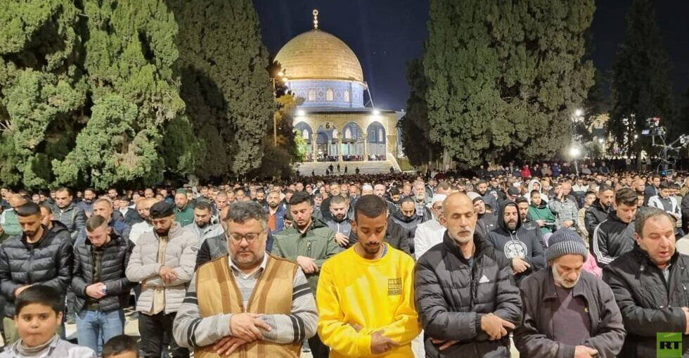 الصالح نيوز : 
                        إسرائيل تحظر دخول الأسرى المفرج عنهم للأقصى في رمضان
                    