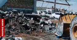 "الوحش الأصفر" يقتحم سوقاً وسط البصرة ويزيل 30 محلاً متجاوزاً