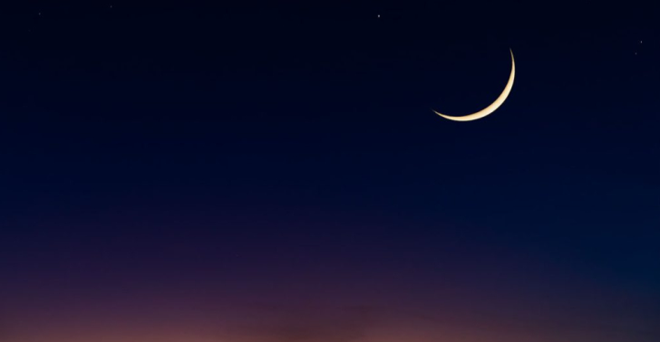 رمضان يبدأ متزامناً مع آذار.. راصد جوي يتوقع صعوبة رؤية الهلال باليوم الأول