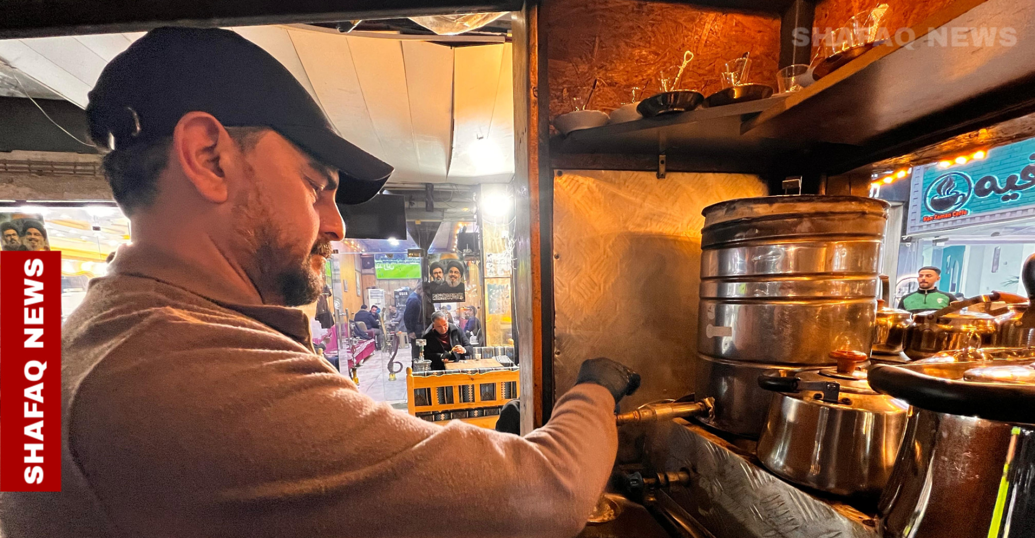 "حسن ابو الشاي".. ينعش رمضان الكرادة بكاسات معتقة (صور)