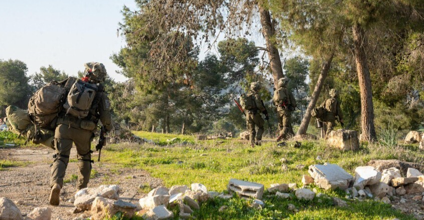 بحماية الجيش الإسرائيلي.. مستوطنون يزورون قبر حاخام يهودي جنوبي لبنان