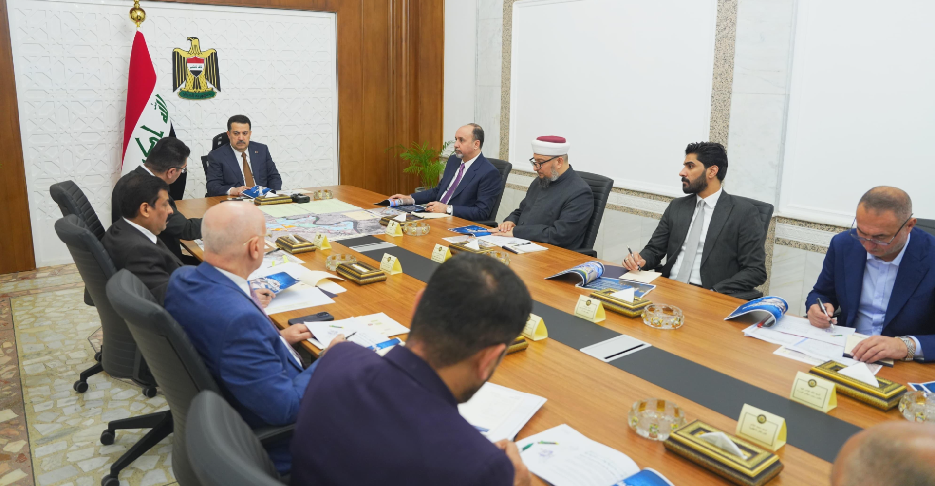 "تطوير الأعظمية"..  السوداني يوجه بحل مشكلات الأراضي والمدارس