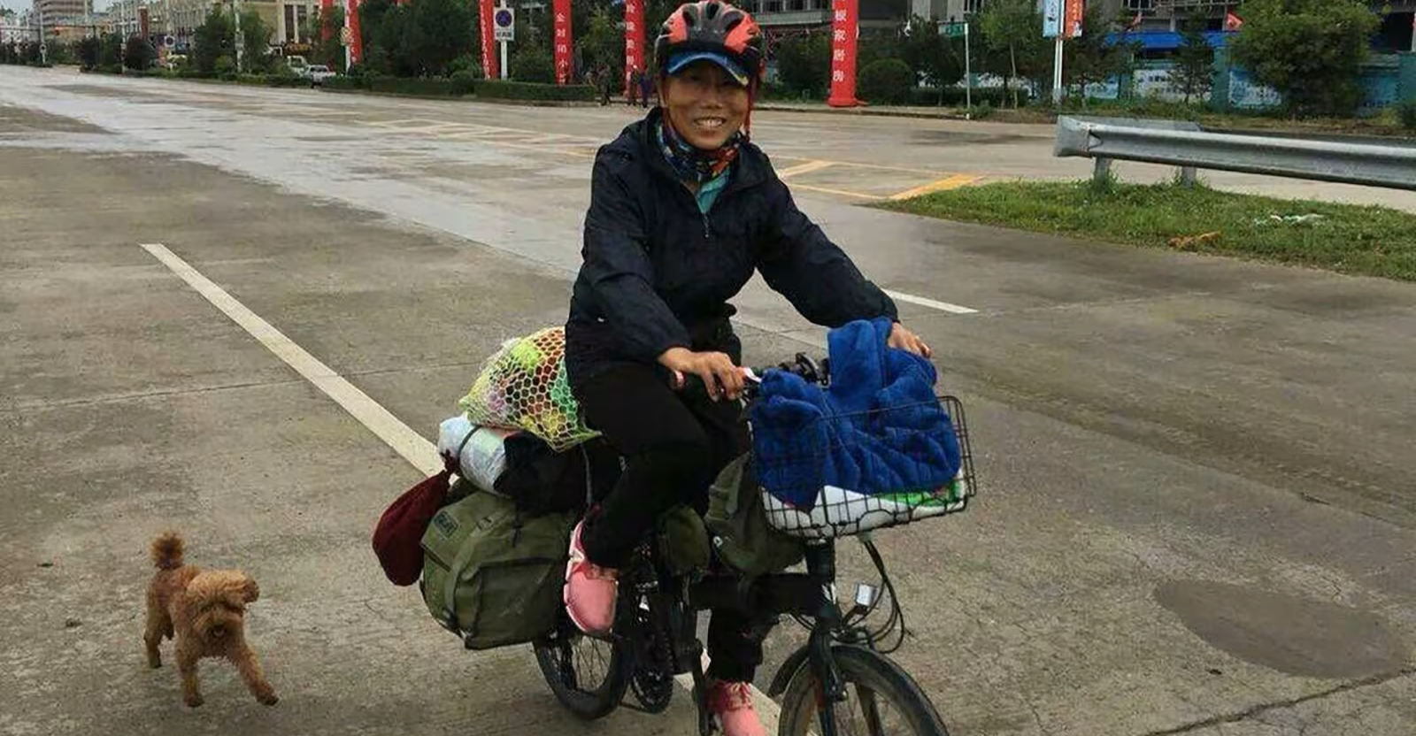 من الاكتئاب إلى المغامرة.. قصة "جدة صينية" عبرت القارات على دراجتها