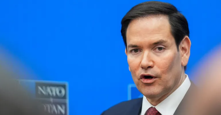 وەزیر دەیشت ئەمریکا: ری وە ئیران نیەیمن بوودە خاوەن چەک ئەتۆمی